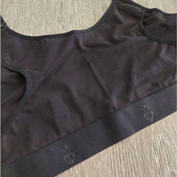 Momcozy Hands Free Pumping Bra, Adjustable Breast-Pumps Holding and Nursing Bra - Picture 3 of 6